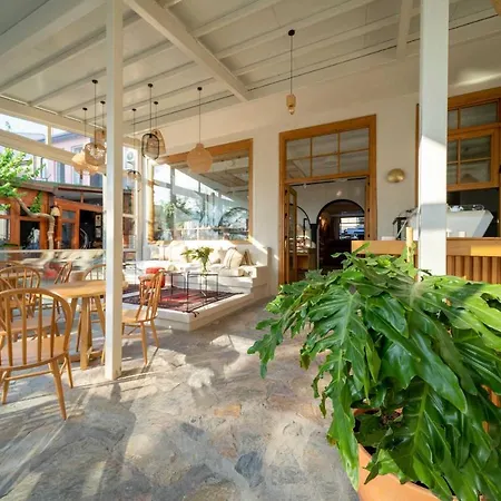 Epocasa / Stylish Seafront Suites * Göcek