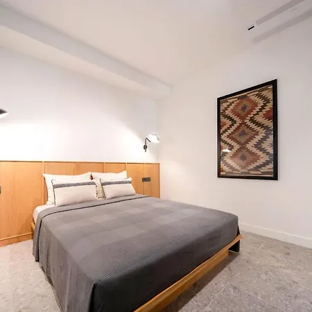 Epocasa / Stylish Seafront Suites Apartment *
