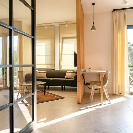 Epocasa / Stylish Seafront Suites